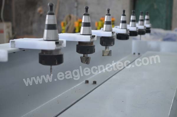 linear type auto tool changer on linear atc router